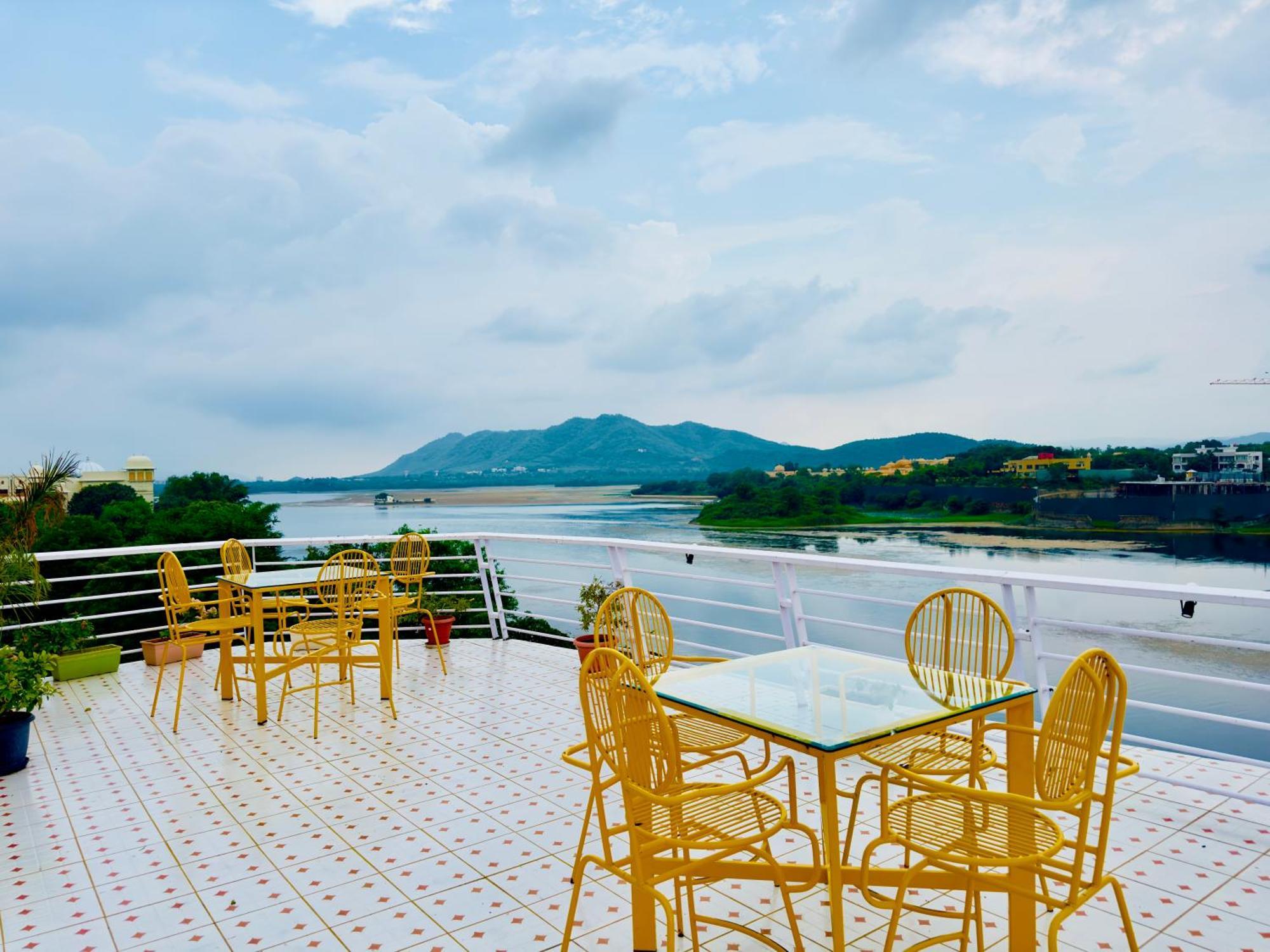 Hotel Jaydurg A Lake Retreat - A Lakeside Hotel - Lakeview Rooftop Cafe - Swimming Pool Udaipur Esterno foto