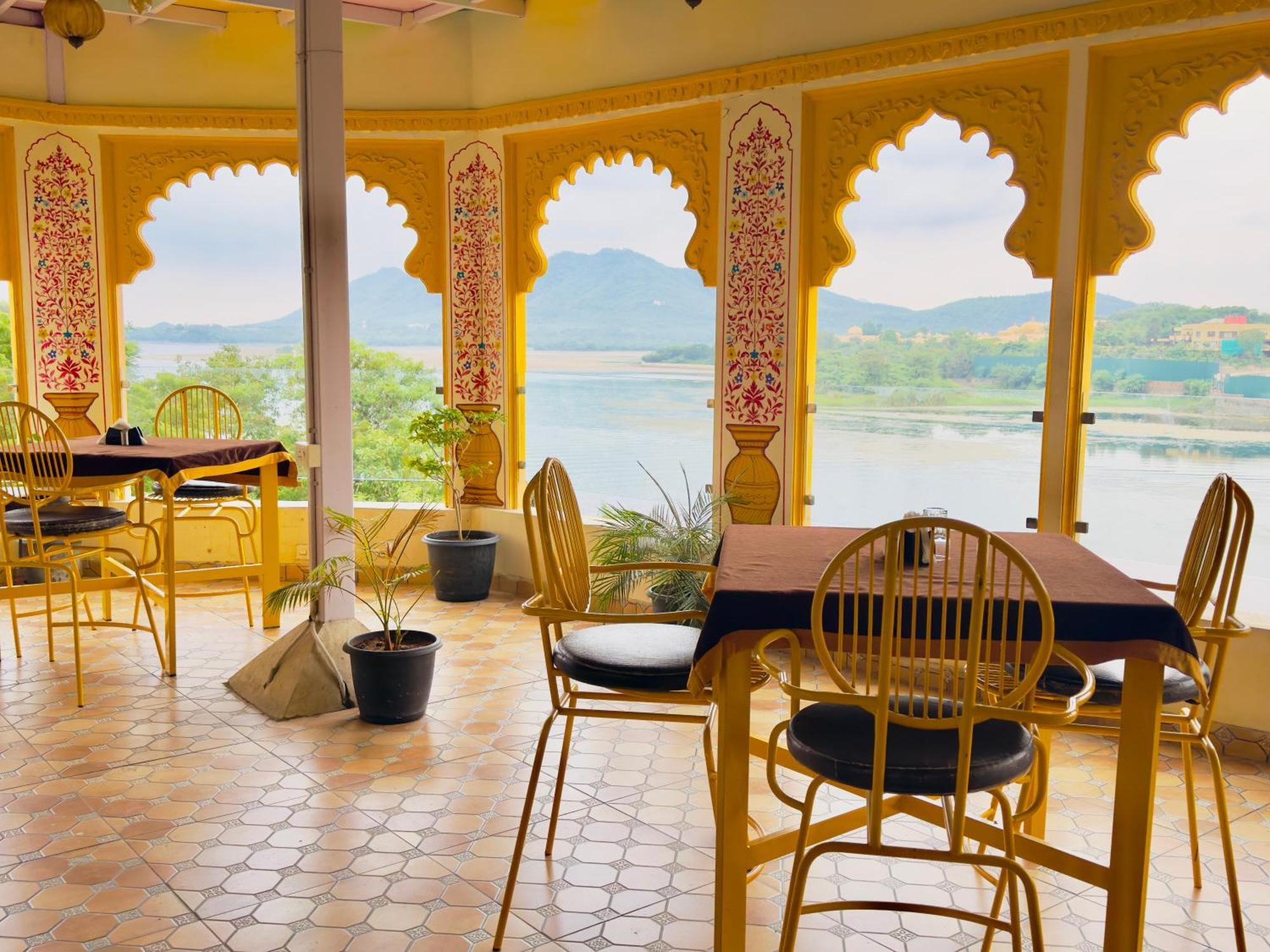 Hotel Jaydurg A Lake Retreat - A Lakeside Hotel - Lakeview Rooftop Cafe - Swimming Pool Udaipur Esterno foto