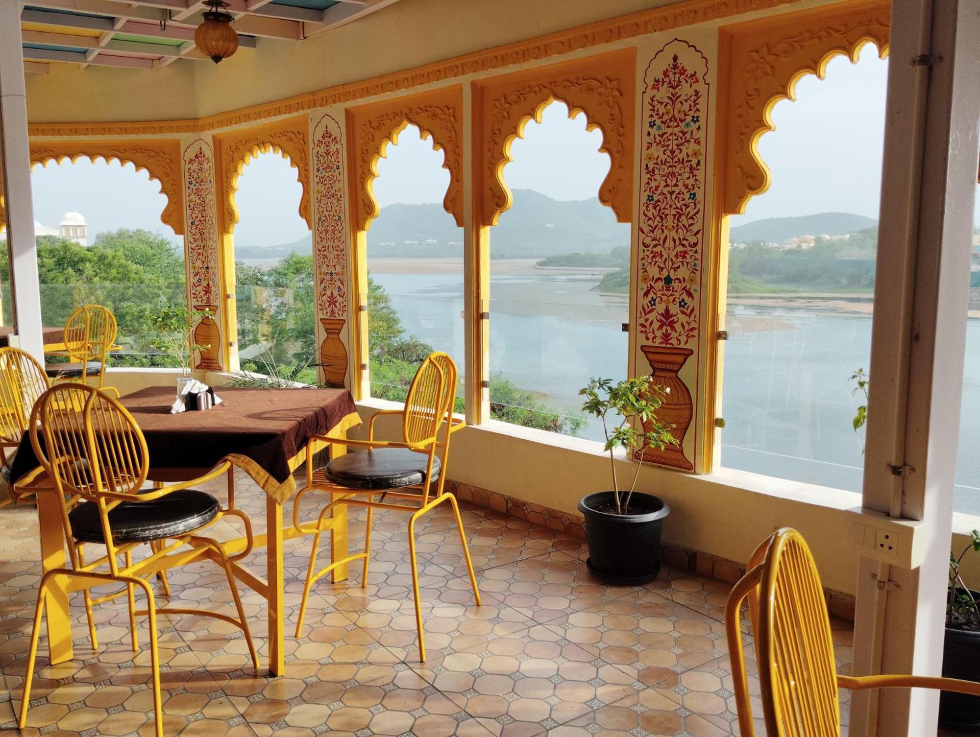 Hotel Jaydurg A Lake Retreat - A Lakeside Hotel - Lakeview Rooftop Cafe - Swimming Pool Udaipur Esterno foto